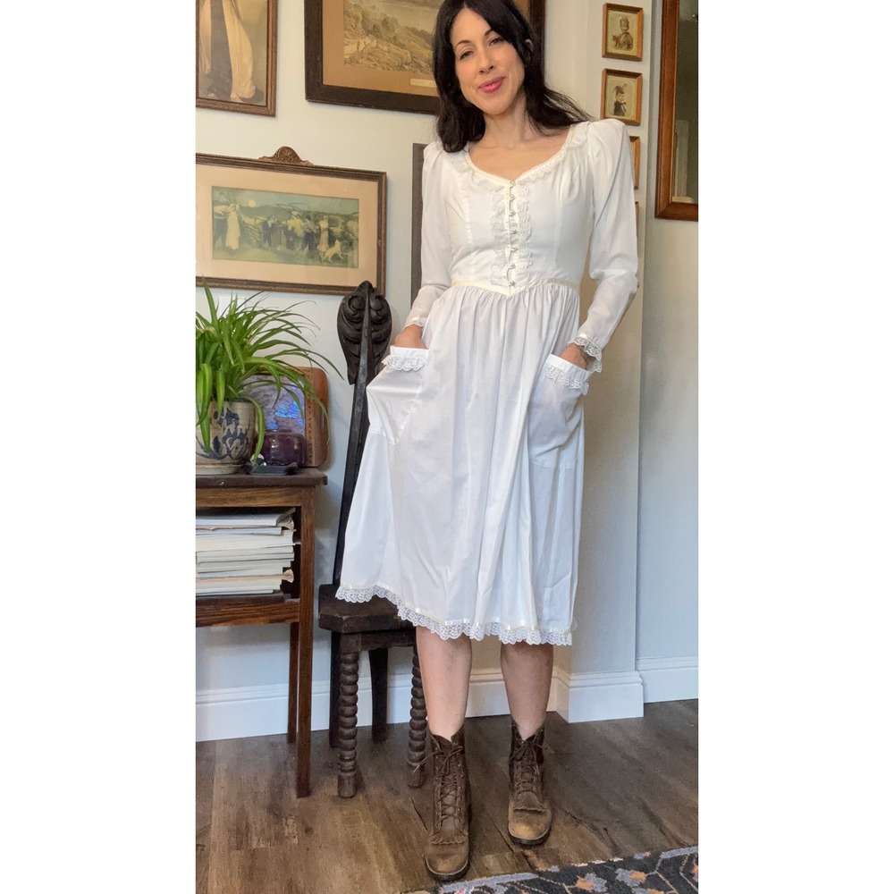 Vintage 70s White Lace Prairie Dress Long Sleeve Cottagecore Midi Pockets White